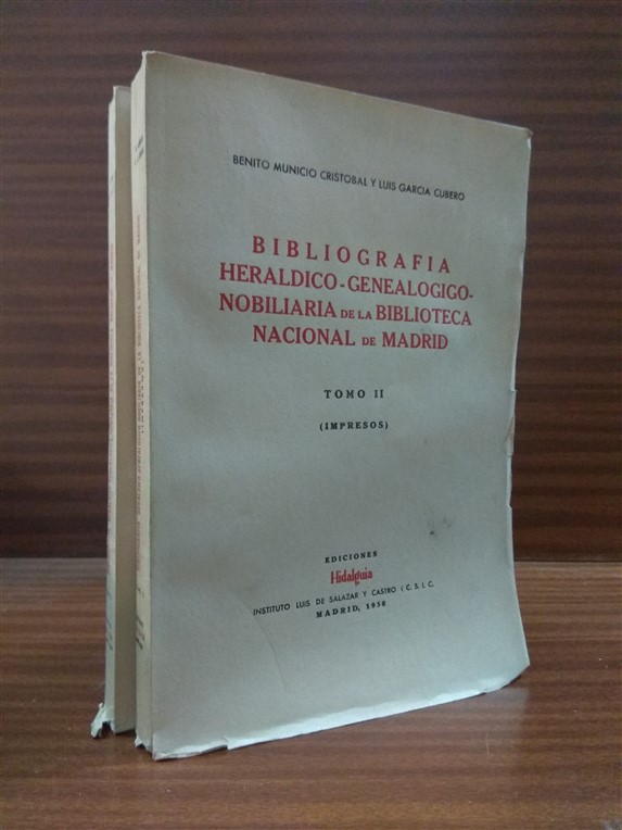 BIBLIOGRAFA HERLDICO-GENEALGICA-NOBILIARIA DE LA BIBLIOTECA NACIONAL DE MADRID. Impresos. 2 volmenes. Obra completa